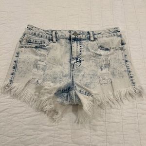 Altar'd State Denim Cloud Wash Distressed Frayed Hem Shorts--Size 28
